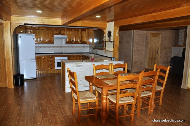 Interior acogedor del Chalet de los Olivos